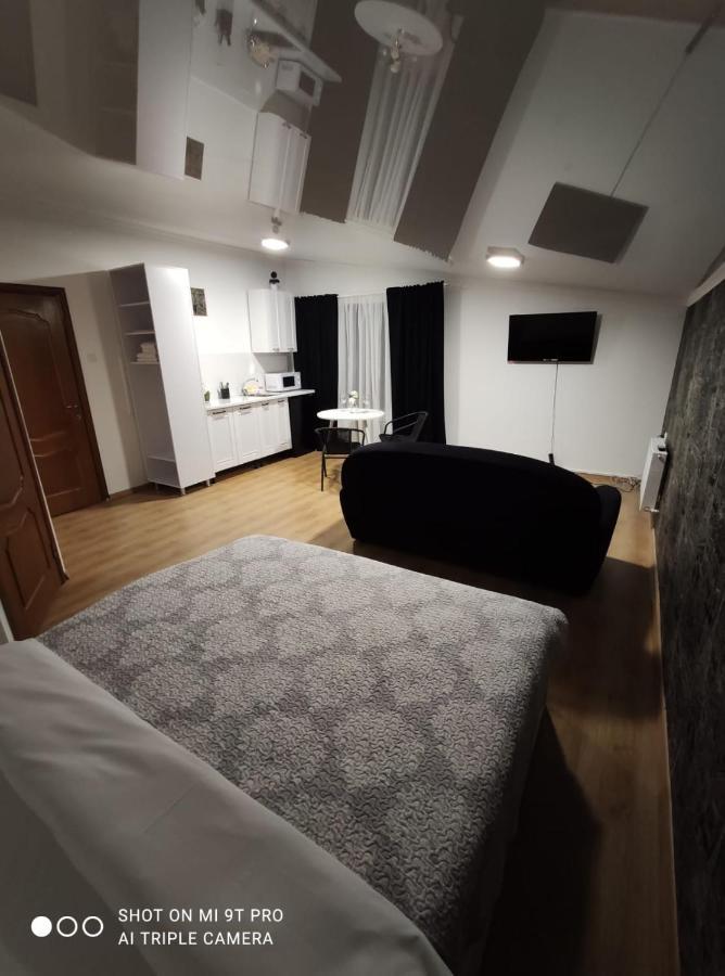 Studio In The Center City Chisinau Bagian luar foto