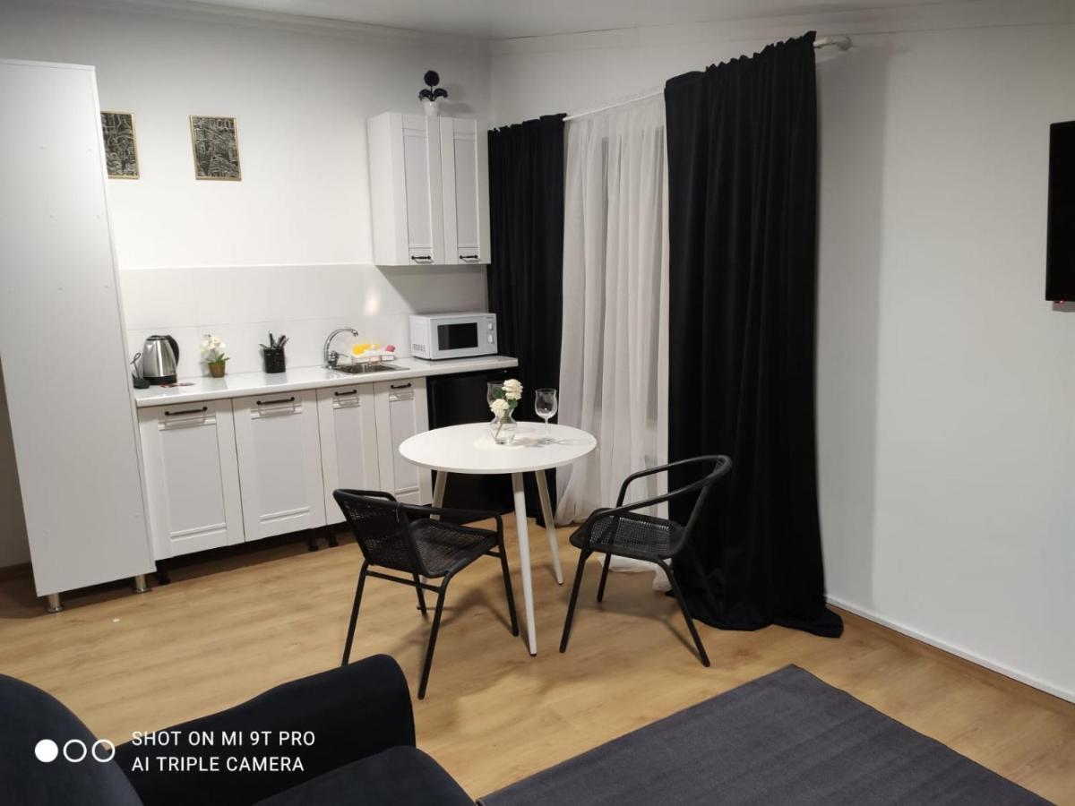 Studio In The Center City Chisinau Bagian luar foto